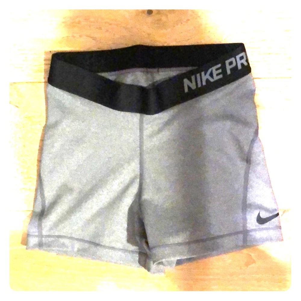 Nike Pro Grey & Black Detail